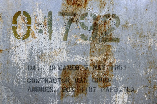 輸入壁紙 カスタム壁紙 PHOTOWALL / Old Derelict Oil Tank (e40152)