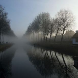 輸入壁紙 カスタム壁紙 PHOTOWALL / Mist across the Canal (e29745)