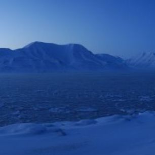 輸入壁紙 カスタム壁紙 PHOTOWALL / Longyearbyen by Night, Svalbard I (e29929)