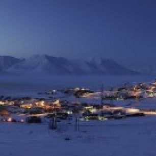 輸入壁紙 カスタム壁紙 PHOTOWALL / Longyearbyen by Night, Svalbard II (e29932)
