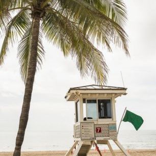 輸入壁紙 カスタム壁紙 PHOTOWALL / Green Flag on Florida Beach (e30048)