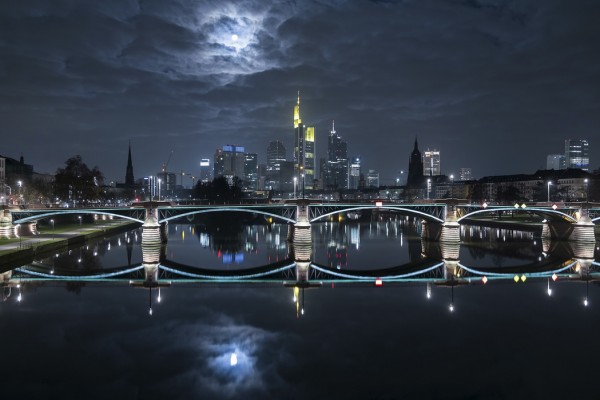 輸入壁紙 カスタム壁紙 PHOTOWALL / Frankfurt at Full Moon (e30607)