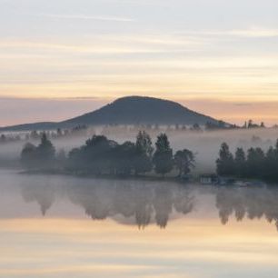 輸入壁紙 カスタム壁紙 PHOTOWALL / Lake Ljusnan Before Sunrise (e50249)