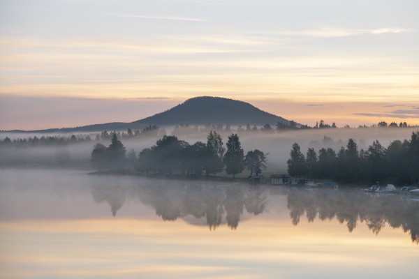 輸入壁紙 カスタム壁紙 PHOTOWALL / Lake Ljusnan Before Sunrise (e50249)