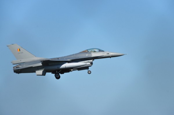 輸入壁紙 カスタム壁紙 PHOTOWALL / F16 Fighter Jet (e310264)