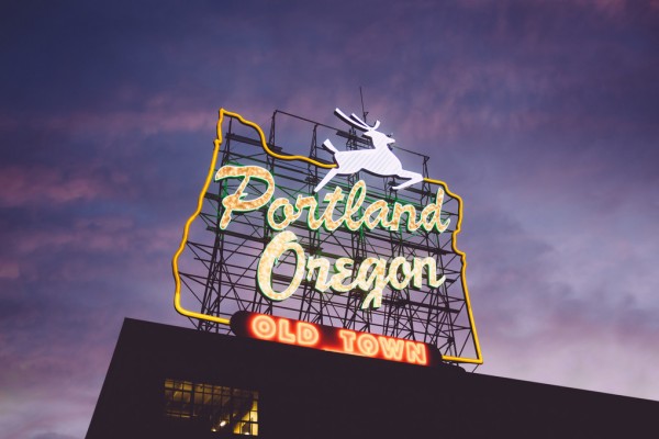 輸入壁紙 カスタム壁紙 PHOTOWALL / Portland Oregon Neon Sign (e310309)