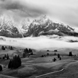 輸入壁紙 カスタム壁紙 PHOTOWALL / Foggy Dolomites (e311029)