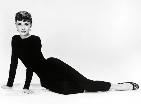 輸入壁紙 カスタム壁紙 PHOTOWALL / Audrey Hepburn in Sabrina (e314863)