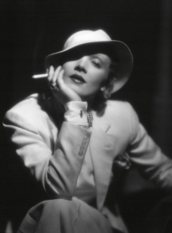 輸入壁紙 カスタム壁紙 PHOTOWALL / Devils is a Woman - Marlene Dietrich (e316903)