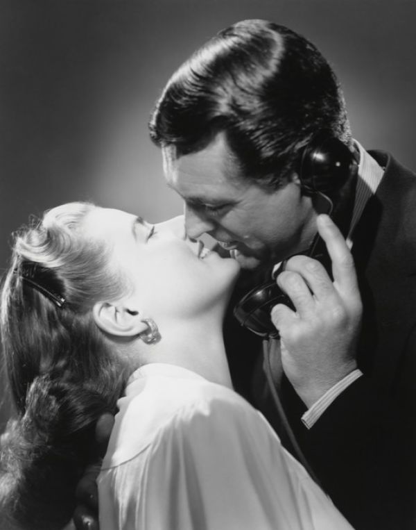 輸入壁紙 カスタム壁紙 PHOTOWALL / Notorious - Cary Grant and Ingrid Bergman (e317188)