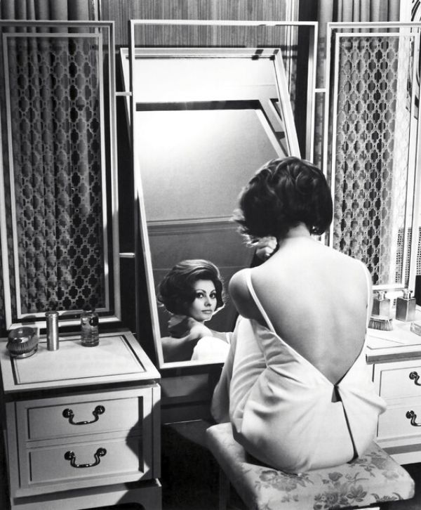 輸入壁紙 カスタム壁紙 PHOTOWALL / Countess from Hong Kong - Sophia Loren (e326141)