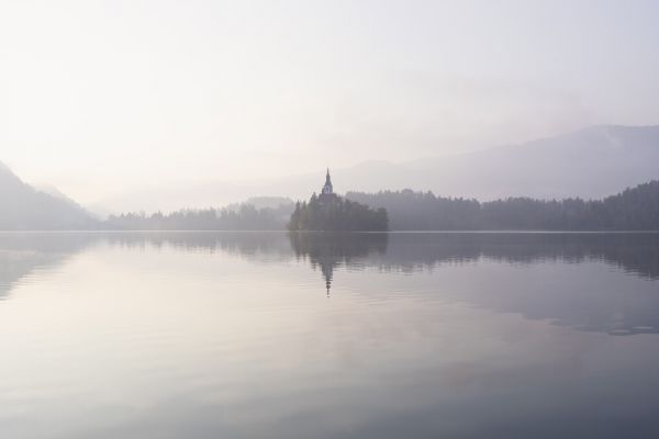 輸入壁紙 カスタム壁紙 PHOTOWALL / Lake Bled at Sunrise (e328157)