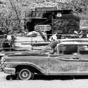 輸入壁紙 カスタム壁紙 PHOTOWALL / Black Arizona - Route 66 Old Car (e328620)