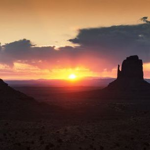 輸入壁紙 カスタム壁紙 PHOTOWALL / Monument Valley Sunset (e334144)