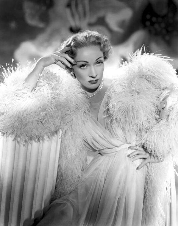 輸入壁紙 カスタム壁紙 PHOTOWALL / Stage Fright - Marlene Dietrich (e334521)