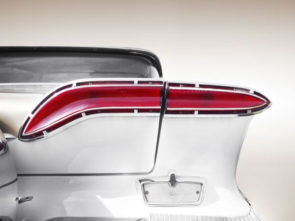 輸入壁紙 カスタム壁紙 PHOTOWALL / US Classic Car 1958 Taillight - Abstract (e337085)